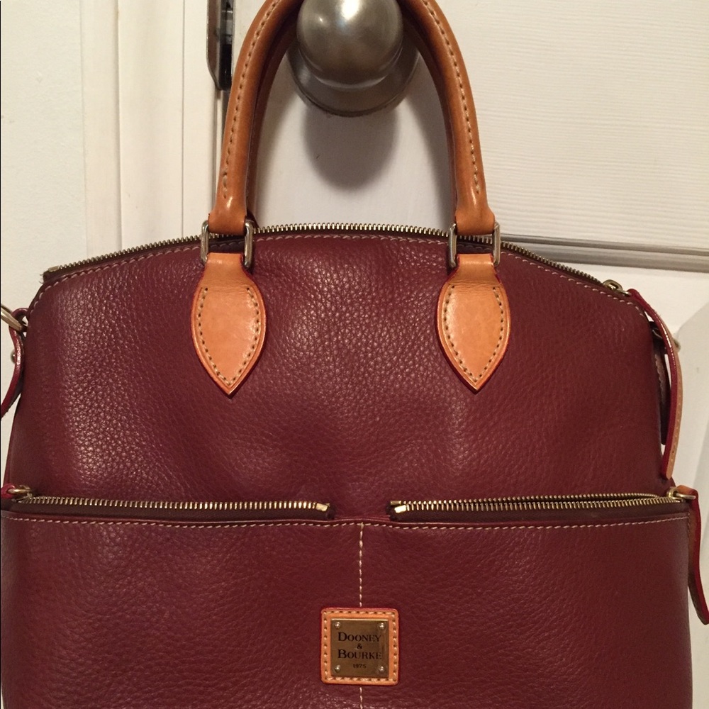 Dooney Bourke Leather satchel - Medium EUC